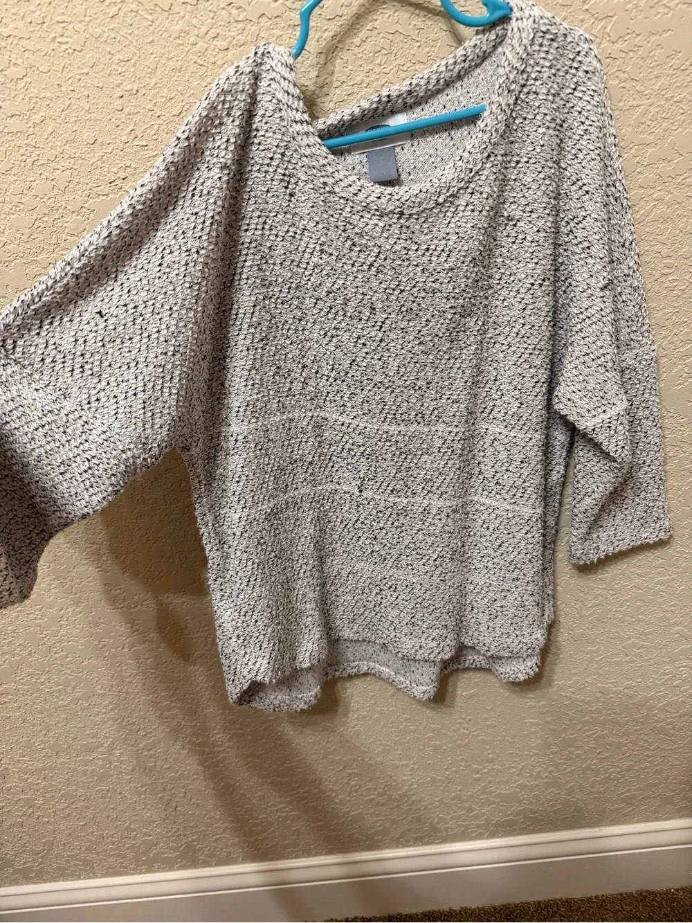 Old Navy Heathered Light Gray Open-Knit Scoop Neck Sweater